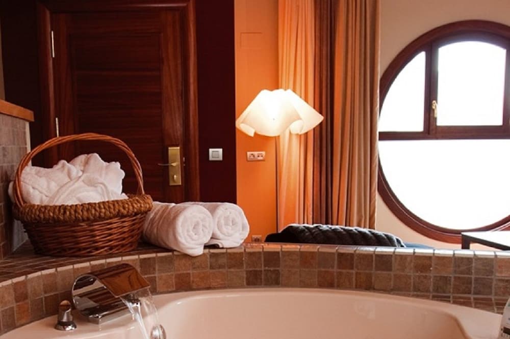 Deluxe Suite photo 2