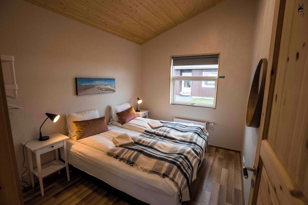 Standard Six Person Cabin with Hot Tub photo 1