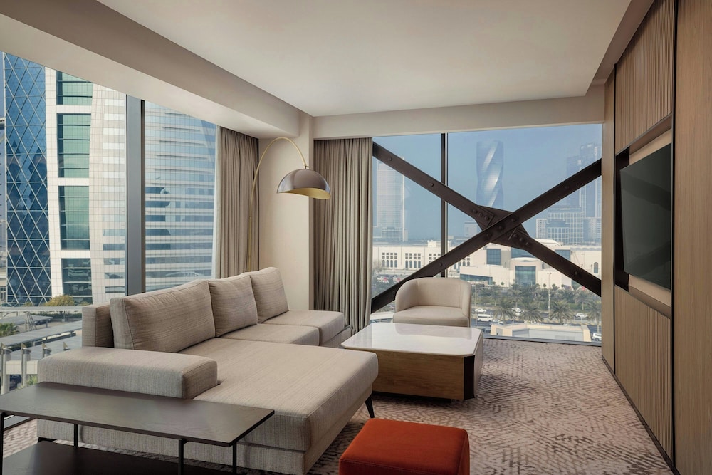 Executive Suite, 1 King Bed - Photo 6