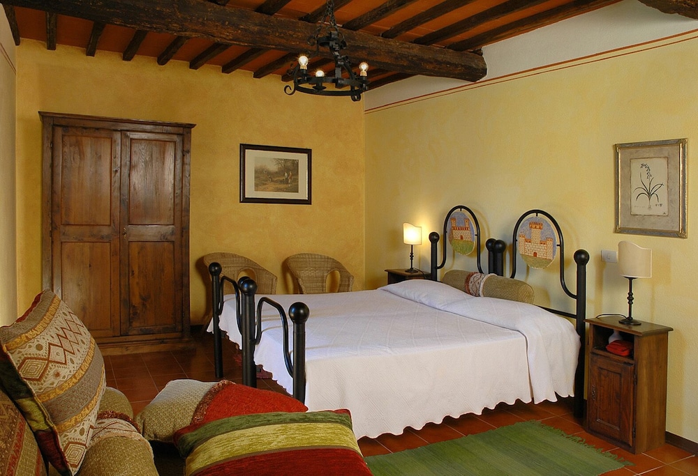 Apartment, 3 Bedrooms - Photo 2