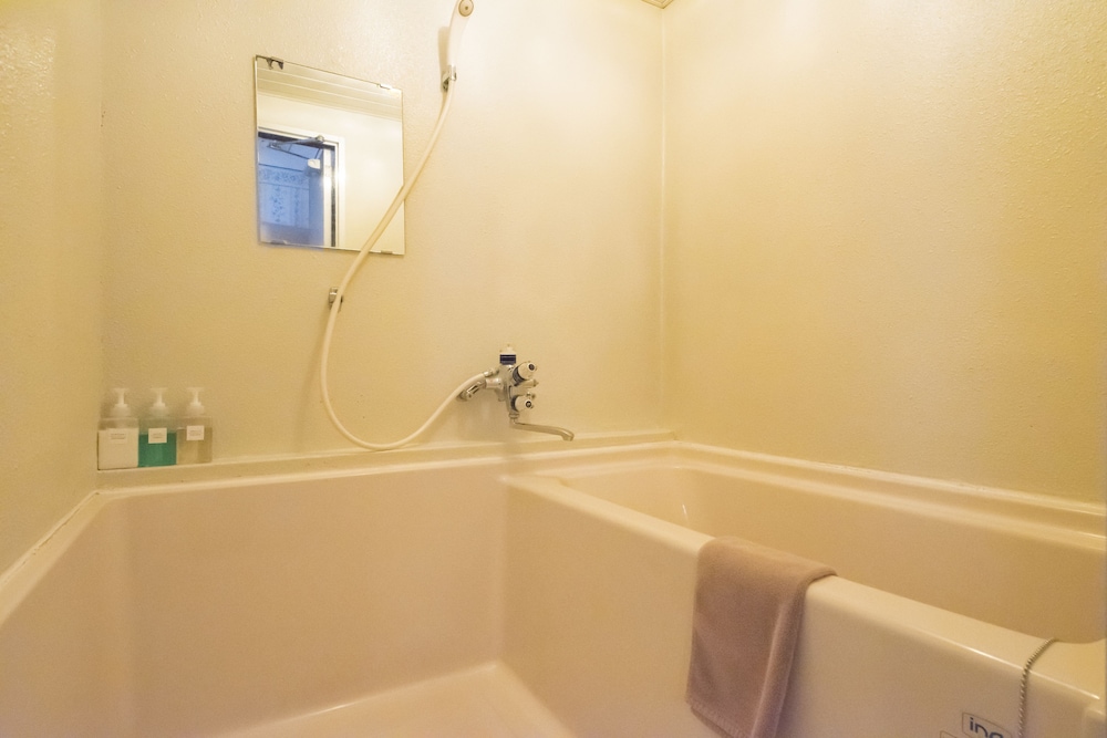 Compact Suite Double with Private Bathroom photo 2