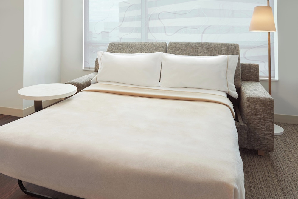 Suite, 1 Bedroom thumbnail 5