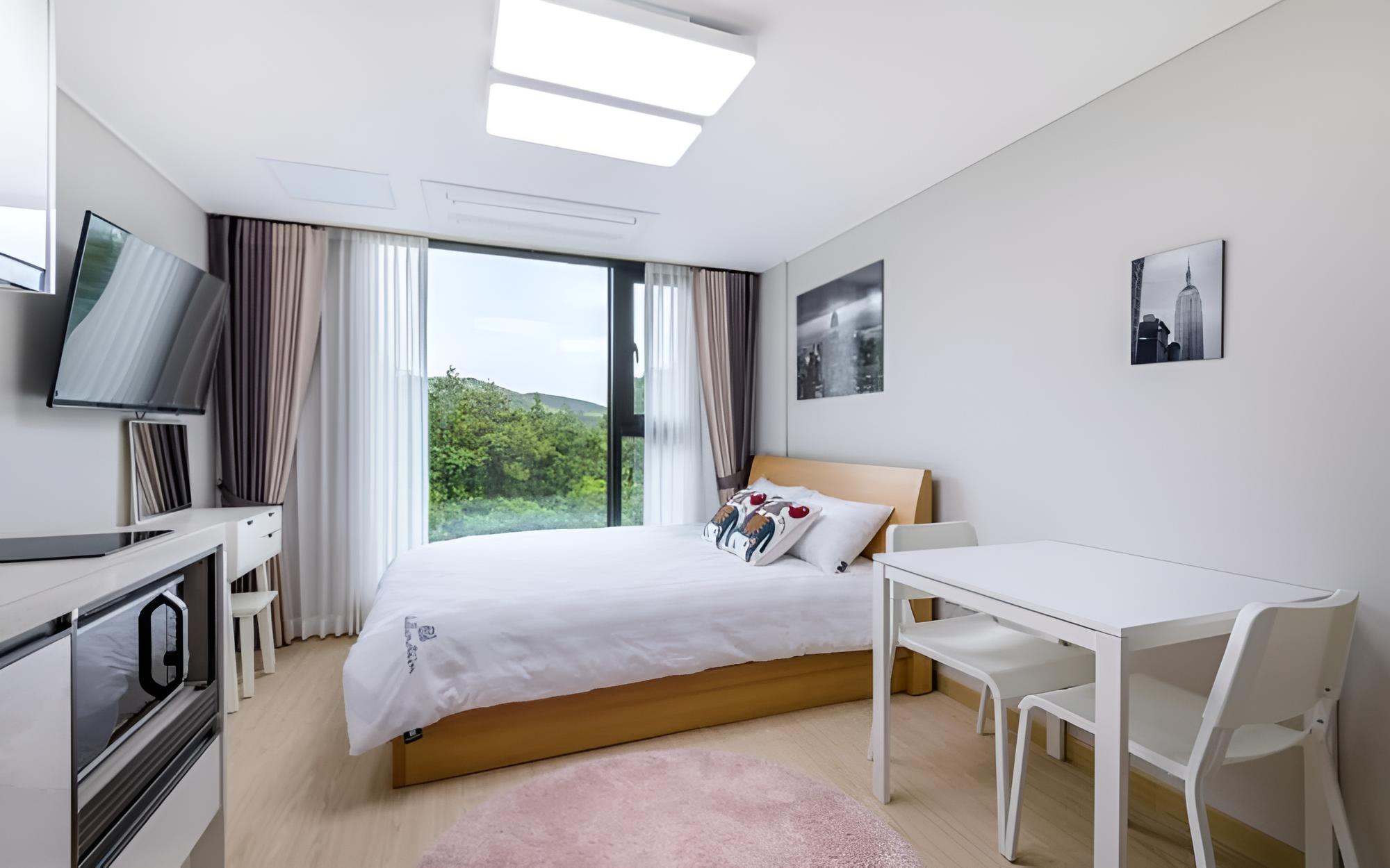 Room (10pyeong-1) - Photo 1