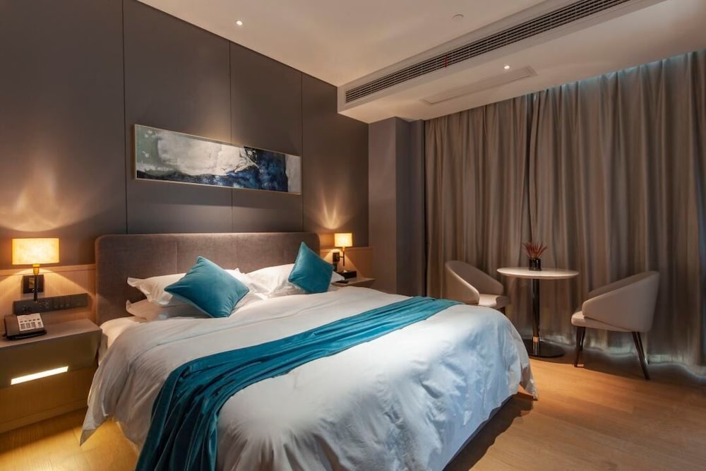Four Seasons King Room photo 1