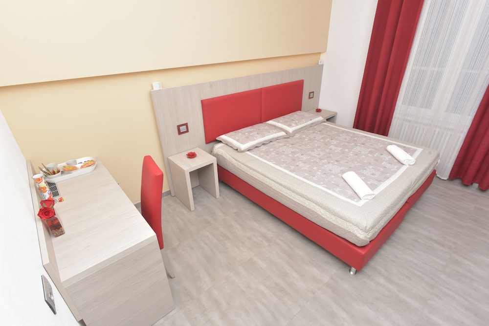 Comfort Double or Twin Room (103)