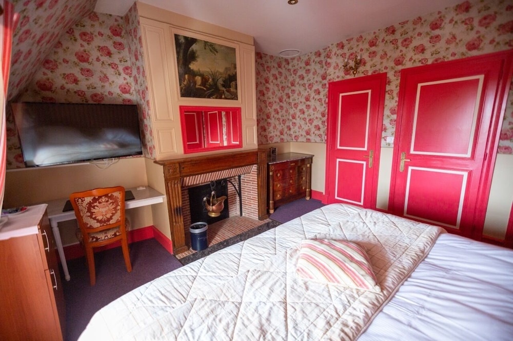 Deluxe Double Room, Ensuite, Garden View (Diane De Poitiers) - Photo 3