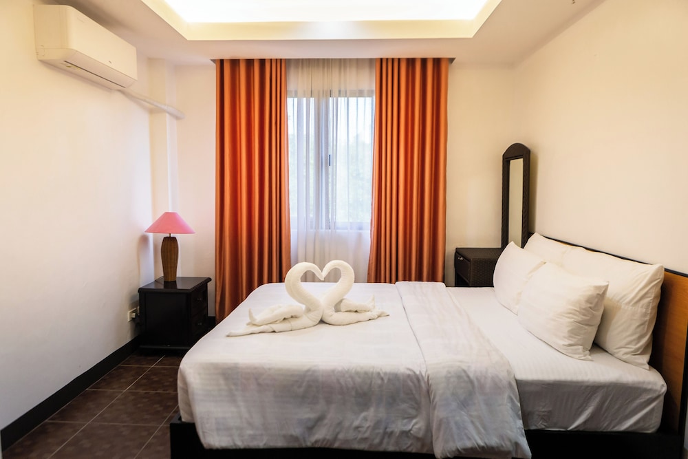 Suite - Photo 3