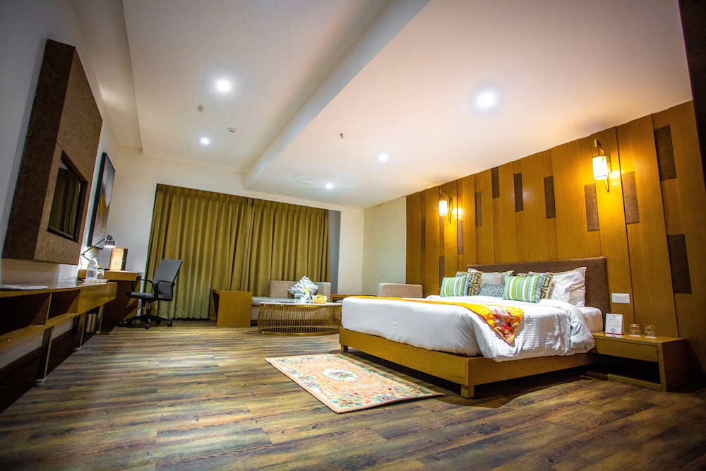 Premium Room - Photo 6