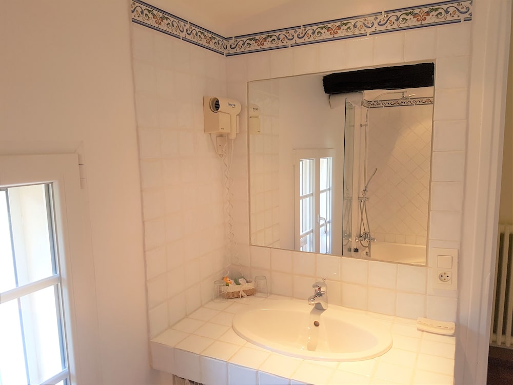 Double or Twin Room, Ensuite ( La chambre des Jasmins) photo 3