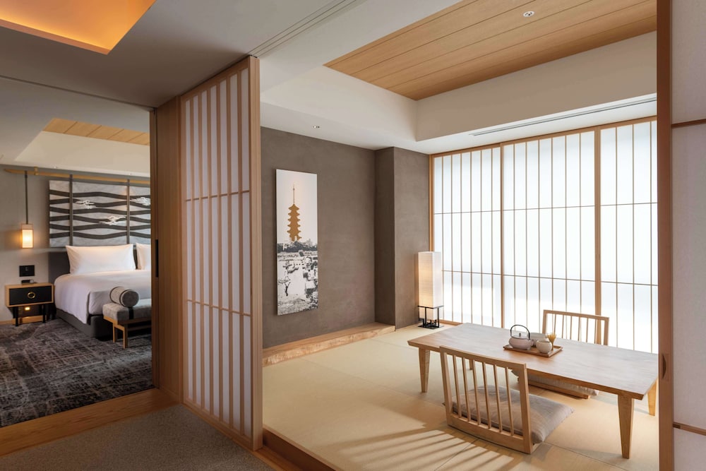 King Kyoto Suite Executive Lounge Access