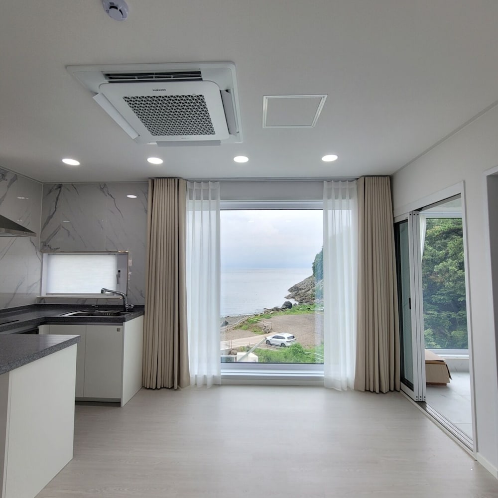 Room, Ocean View (105) - Photo 16