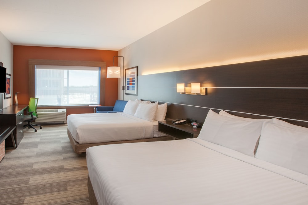 Suite, 2 Queen Beds, Accessible (Mobility, Accessible Tub) photo 1