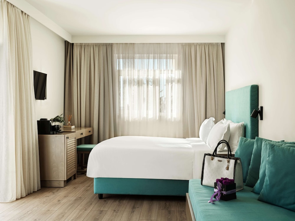 Deluxe Room, 1 Bedroom, Balcony - Photo 15