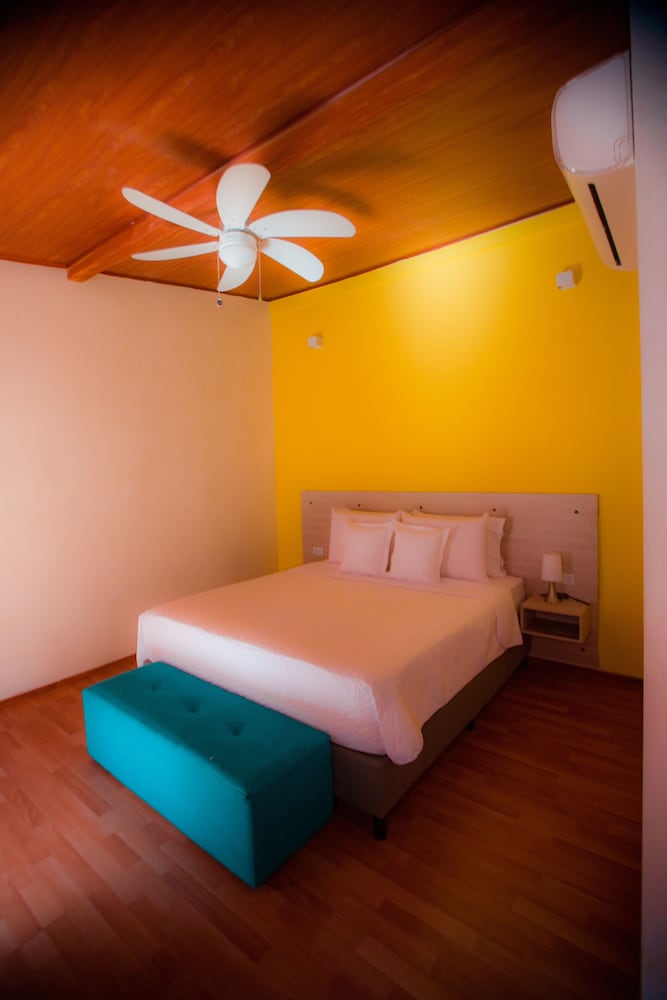 Comfort Room, 1 Queen Bed