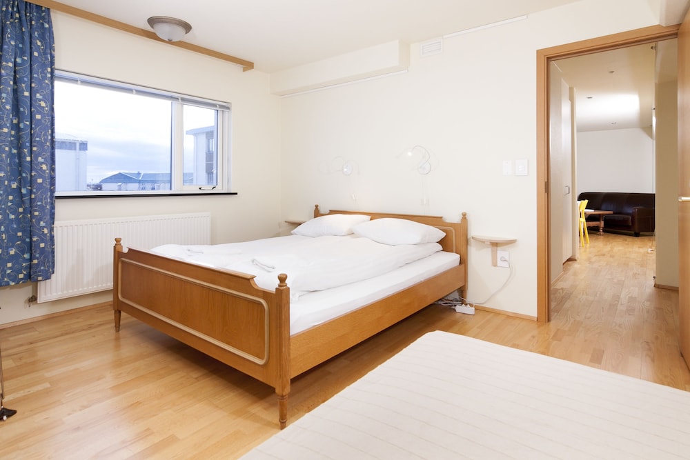 Double or Twin Room, Private Bathroom photo 3
