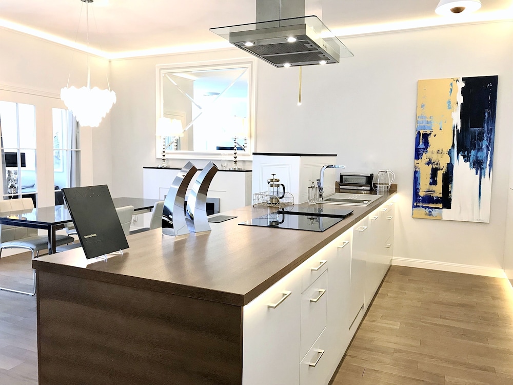 Luxury Signature Suite, 3 Bedrooms, 2 Bathrooms (Market Square view, 175 m2) photo 2
