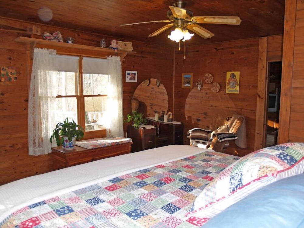 Standard Room, 1 King Bed photo 1