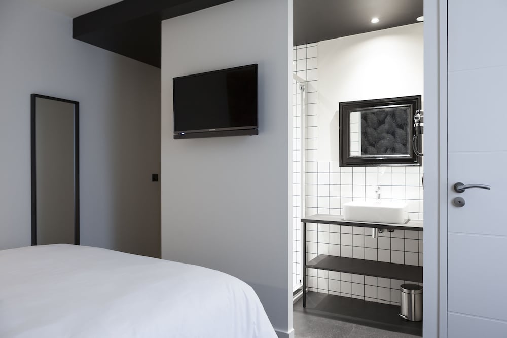 Superior Double Room - Photo 12