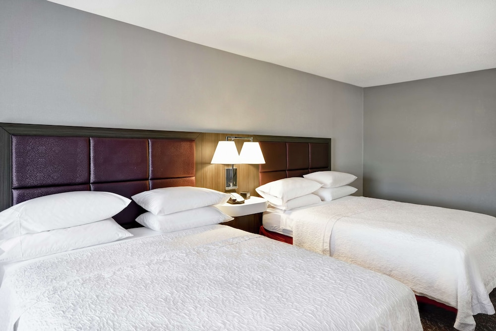 Room, 2 Queen Beds, Accessible (Roll-In Shower) - Photo 6
