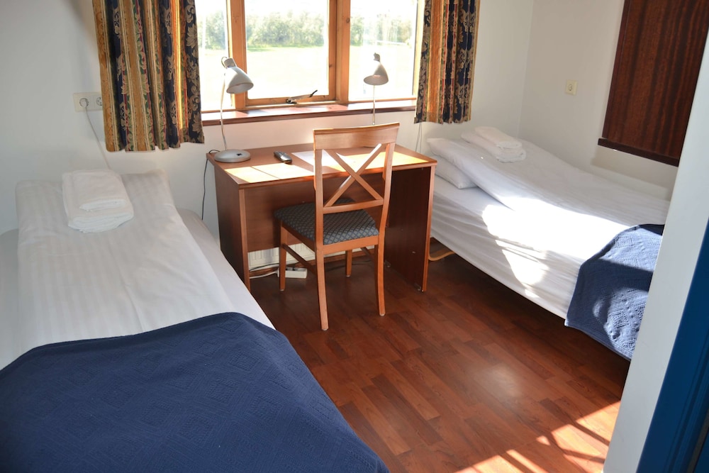 Standard Double or Twin Room, Private Bathroom photo 2