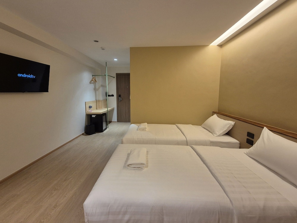 Twin Room, Non Smoking, City View photo 2