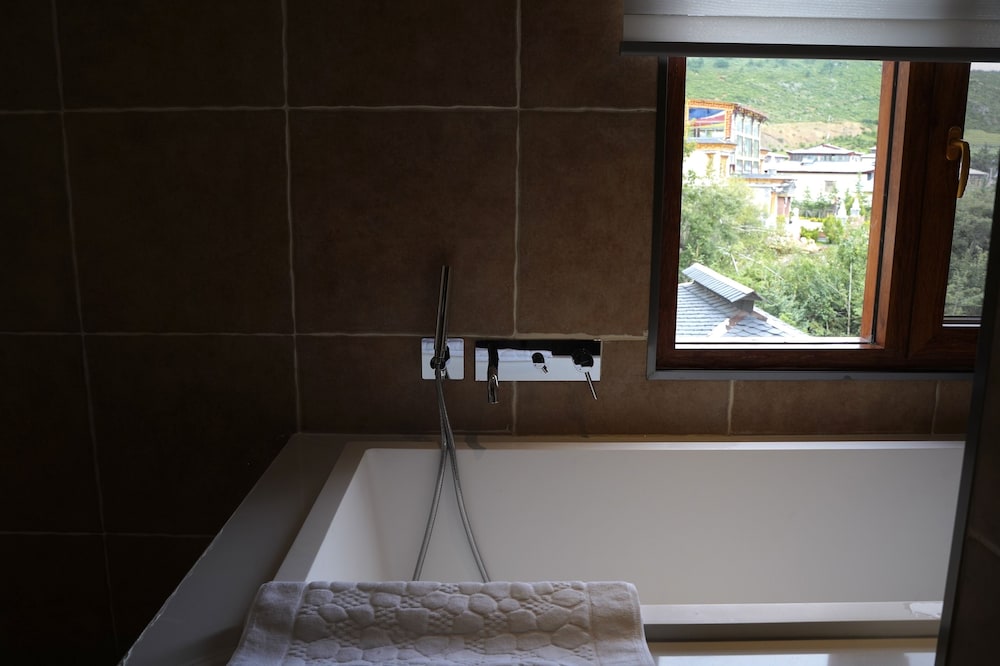 Luxury Twin Room, Multiple Beds, Air conditioning, Courtyard View photo 3