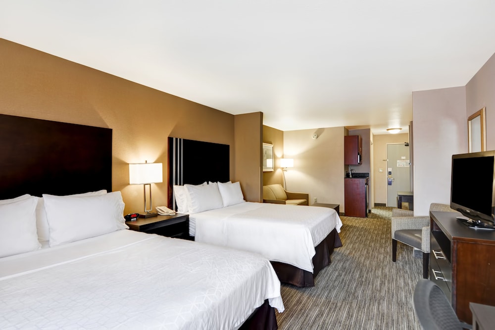 Suite, 2 Queen Beds, Accessible (Communications, Accessible Tub) - Photo 4