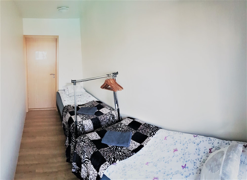 Economy Twin Room, Shared Bathroom photo 2