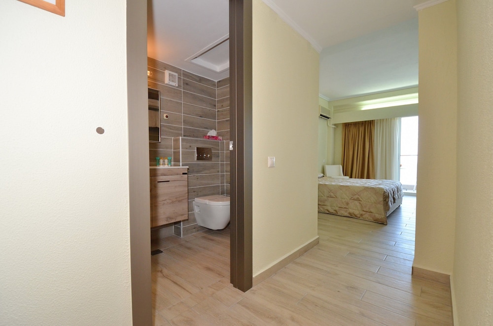 Superior Double or Twin Room, Sea View photo 2