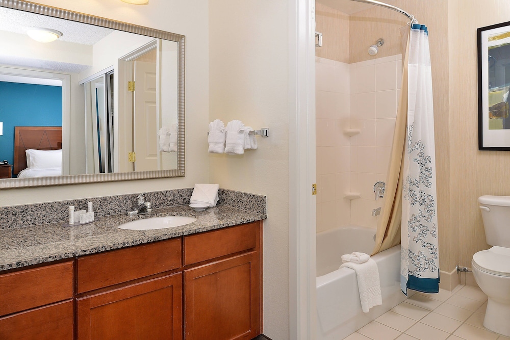 Suite, 1 Bedroom - Photo 7