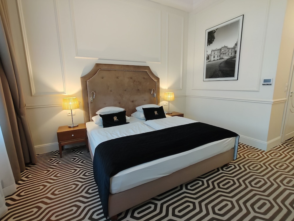 Premier Double Room Single Use photo 2