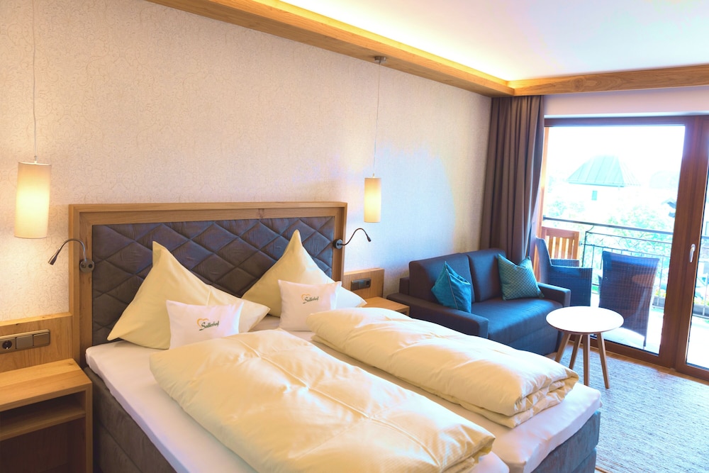 Deluxe Room, 2 Bedrooms, Non Smoking, Garden View photo 2