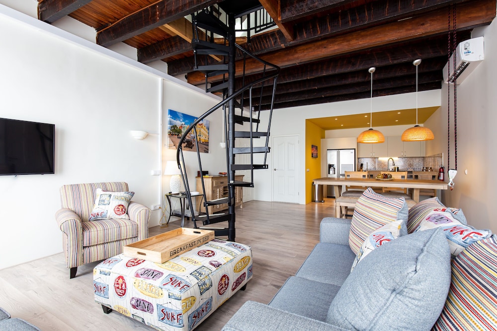 Grand Penthouse, 3 Bedrooms, City View