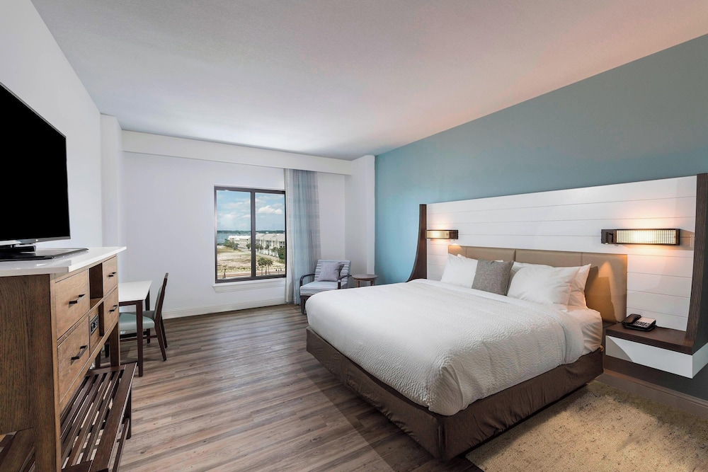 Suite, 2 Queen Beds, Bay View (Mobility Accessible, Tub) photo 1