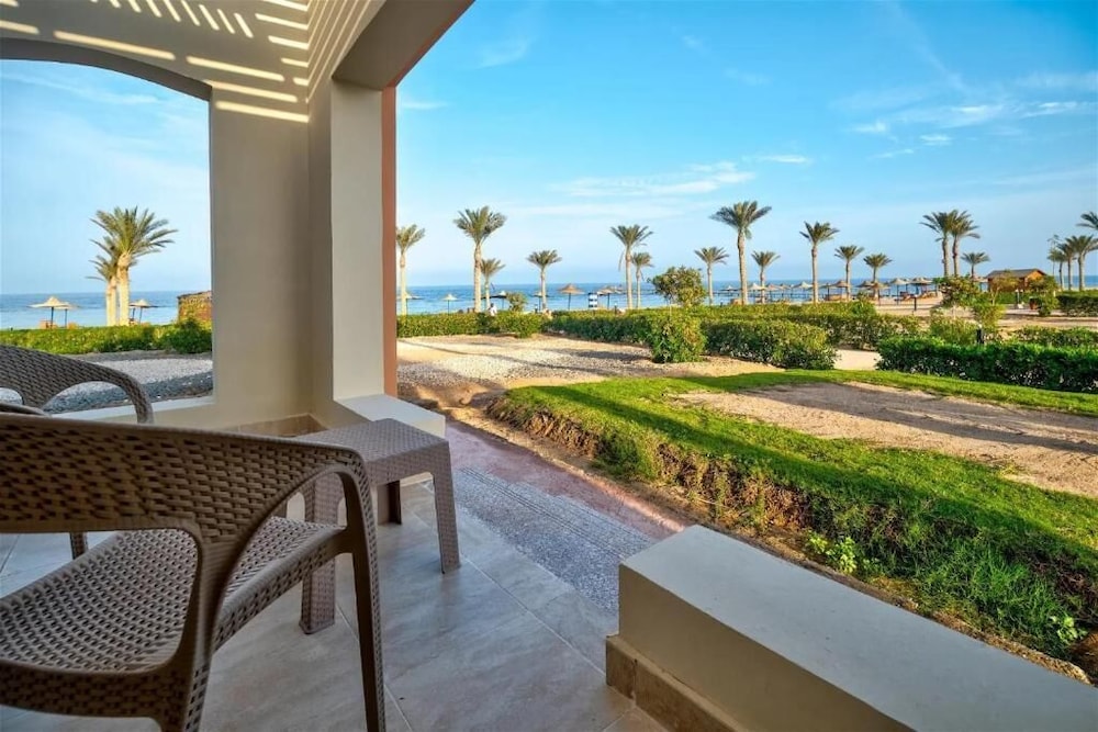 Standard Double or Twin Room, 1 Bedroom, Partial Sea View