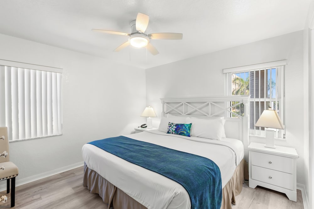 Premium Condo, 2 Bedrooms, Balcony, Beachfront (Gulf Front) photo 3