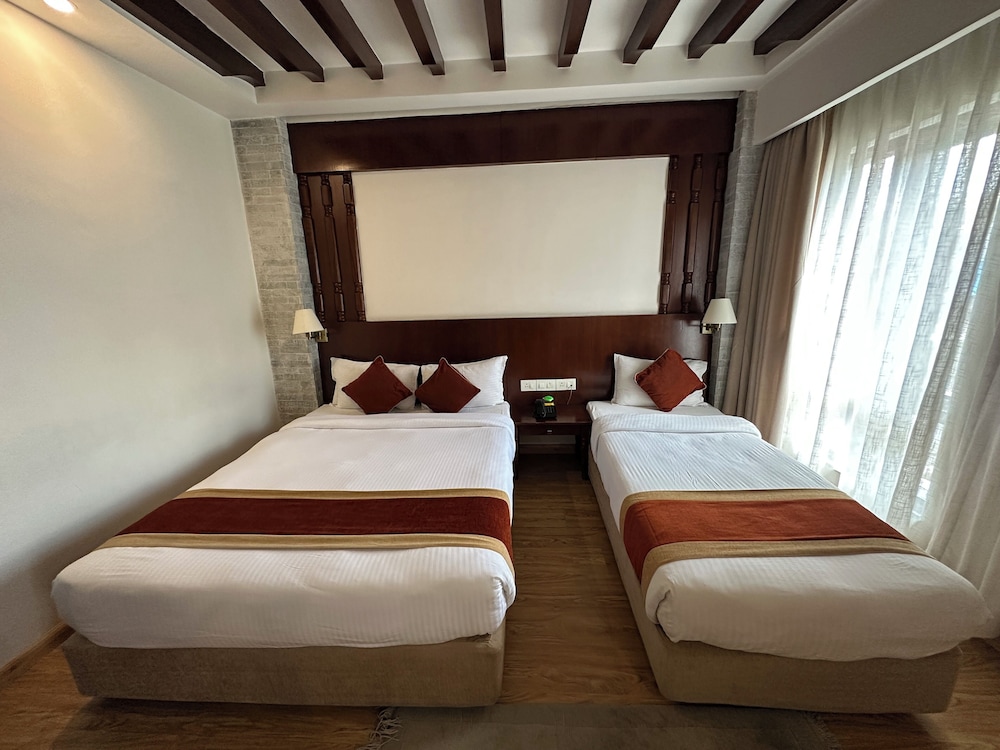 Luxury Double or Twin Room photo 3