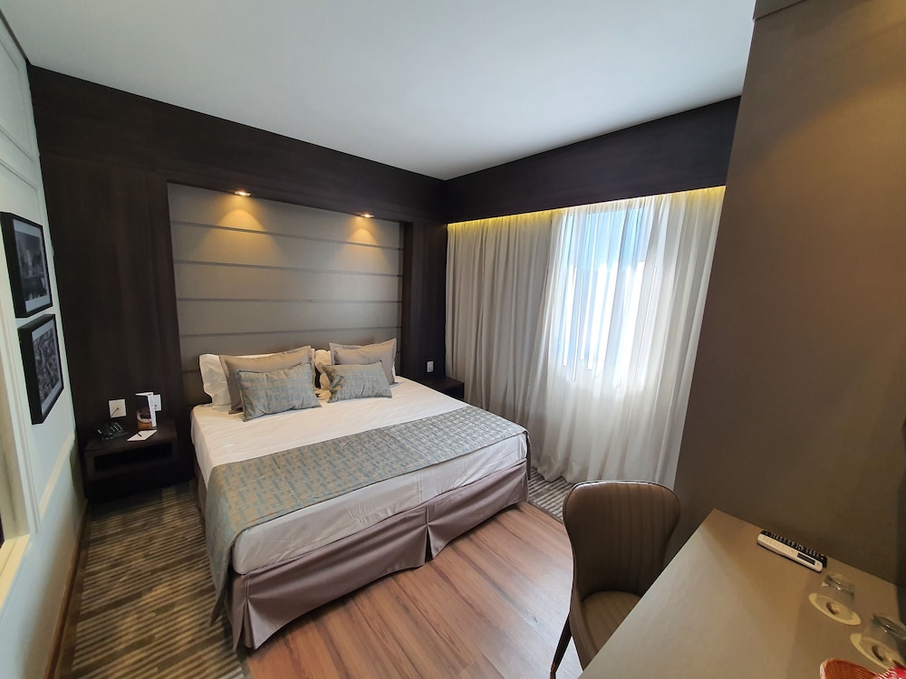 Design Room - Photo 1