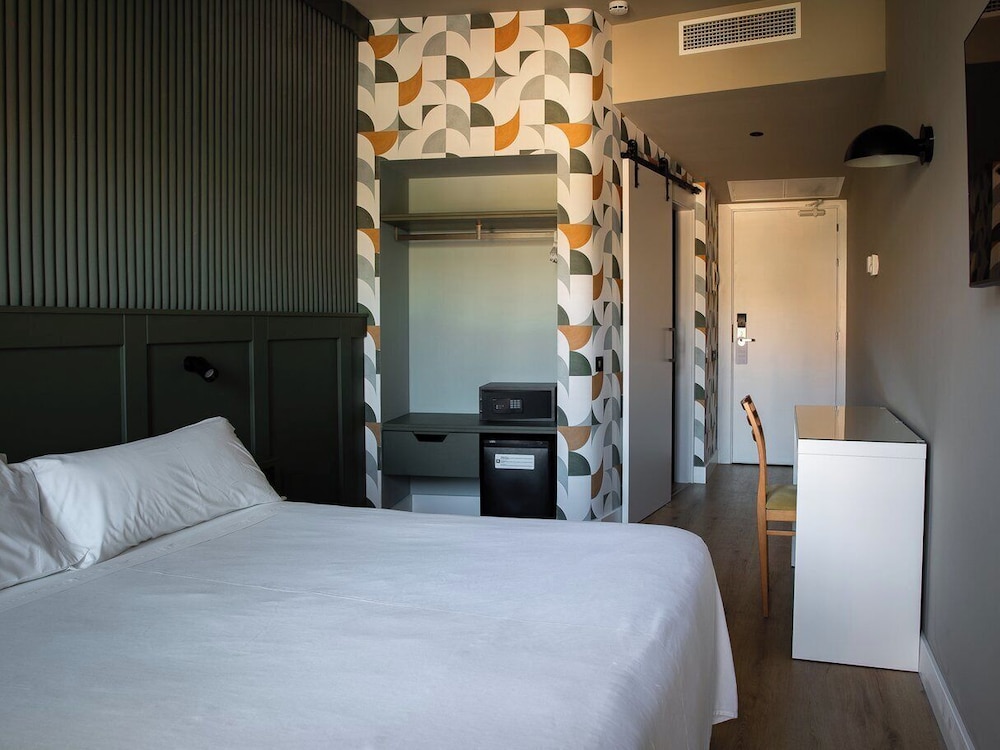 Double or Twin Room, City View photo 2