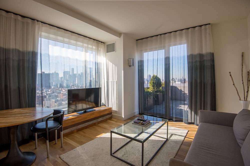 Suite, 1 King Bed, Tower (Freedom Tower View)