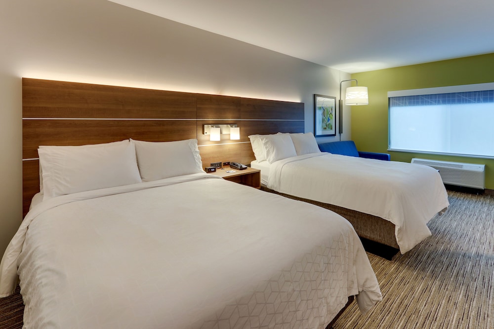 Suite, 2 Queen Beds - Photo 1