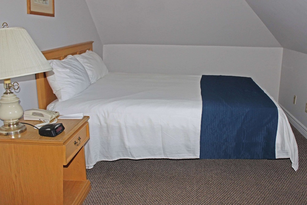 Room, Multiple Beds, Non Smoking (Efficiency) photo 2