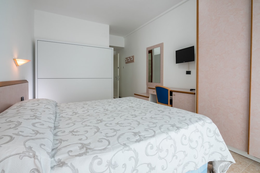 Standard Quadruple Room photo 3