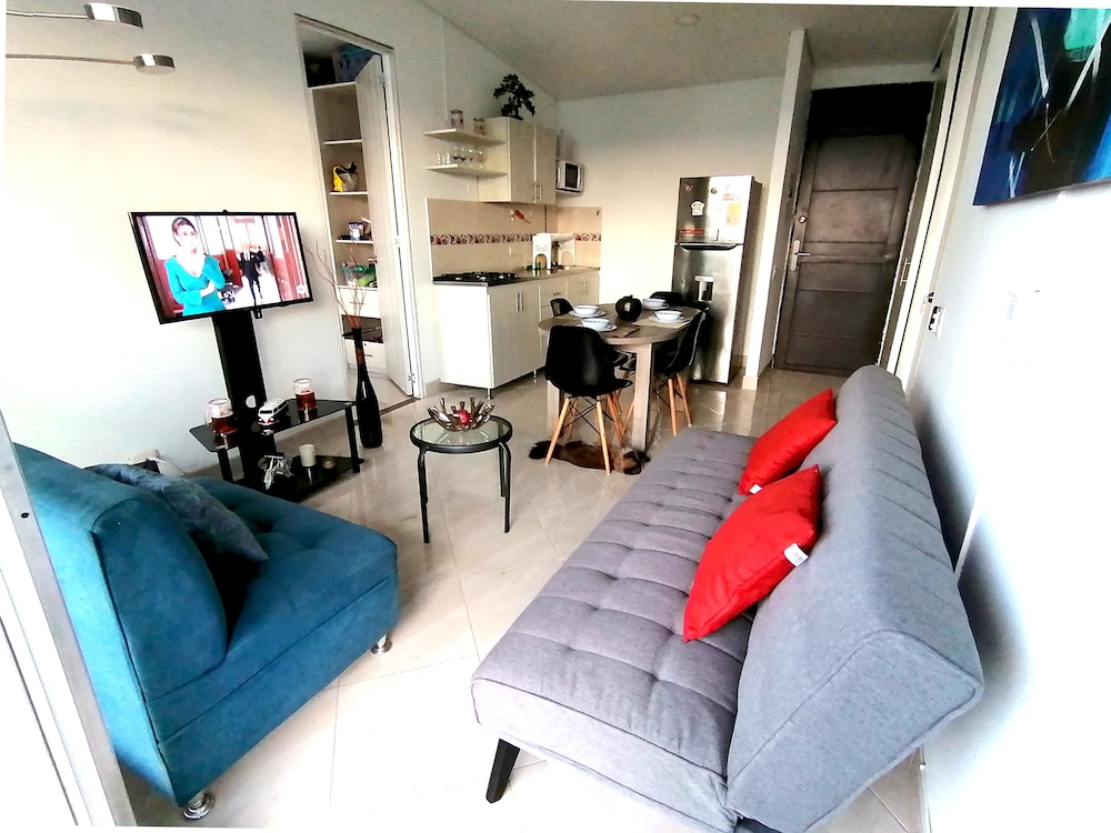 Family Apartment, 2 Bedrooms, Balcony, Valley View photo 3