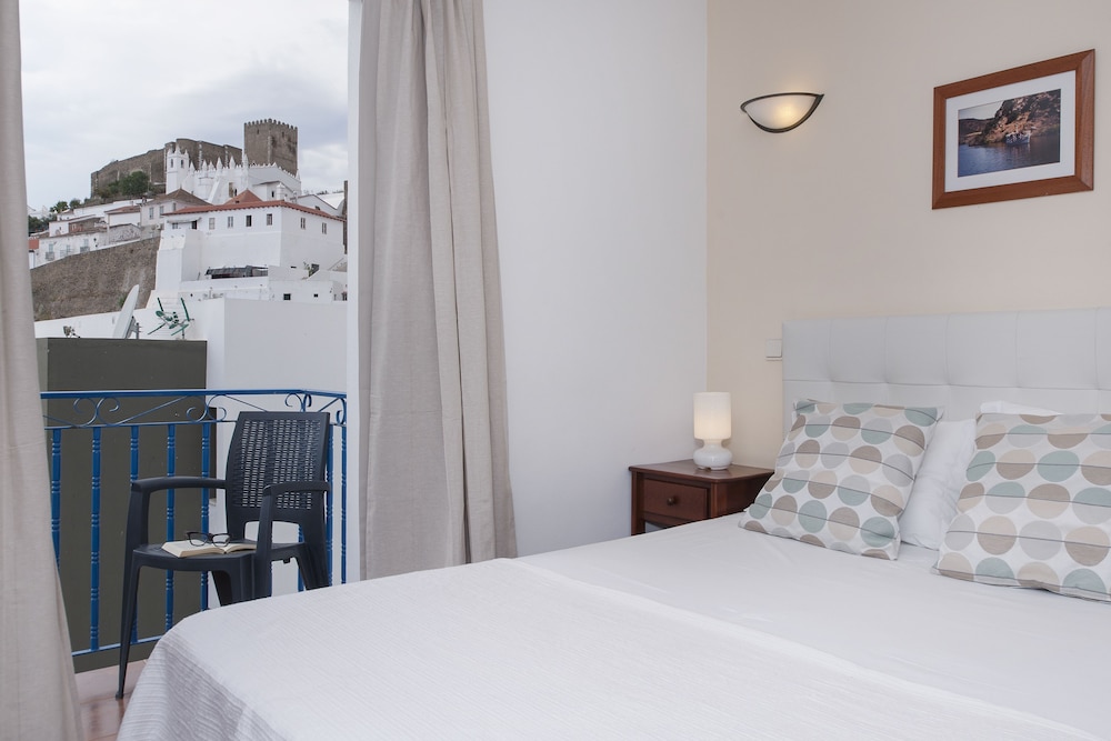 Double or Twin Room (Castle View) photo 1