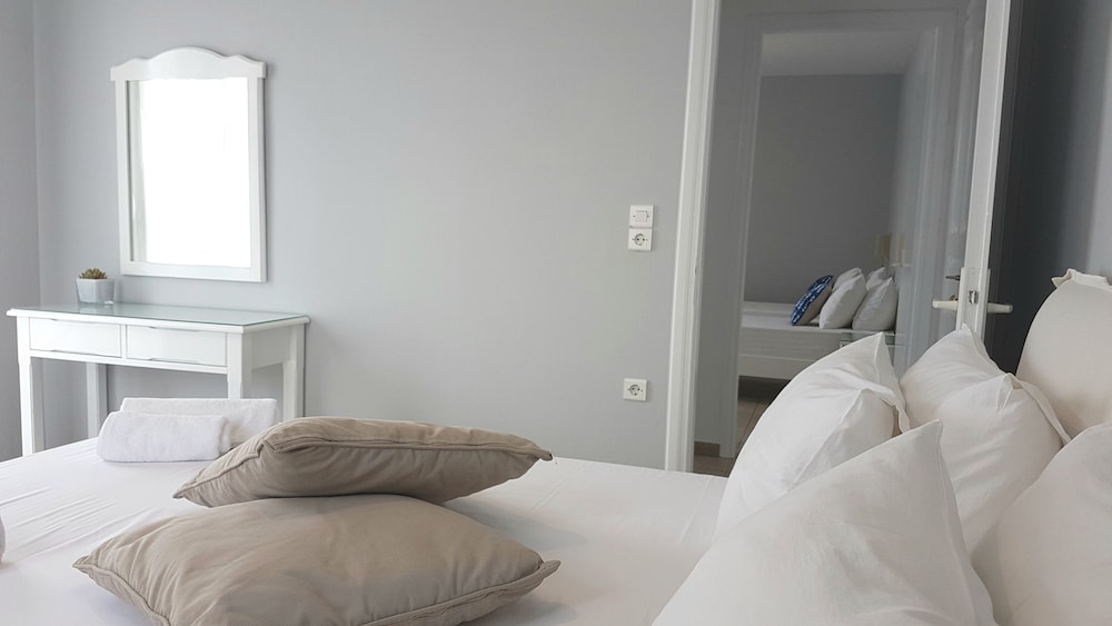 Family Apartment, Balcony, Partial Sea View - Photo 5