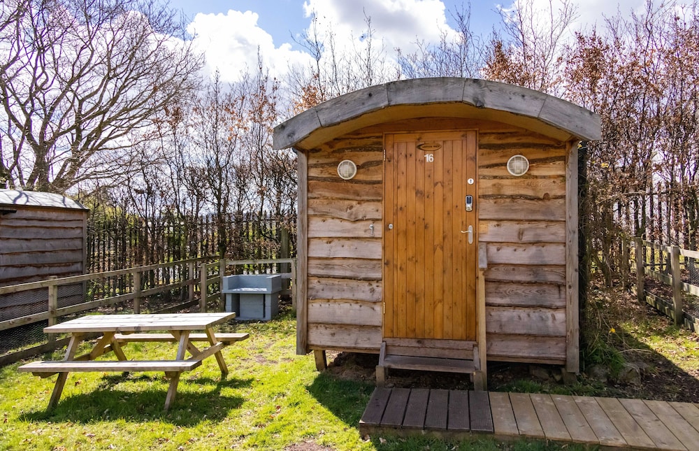16 - Lorton Vale Camping Pod photo 1