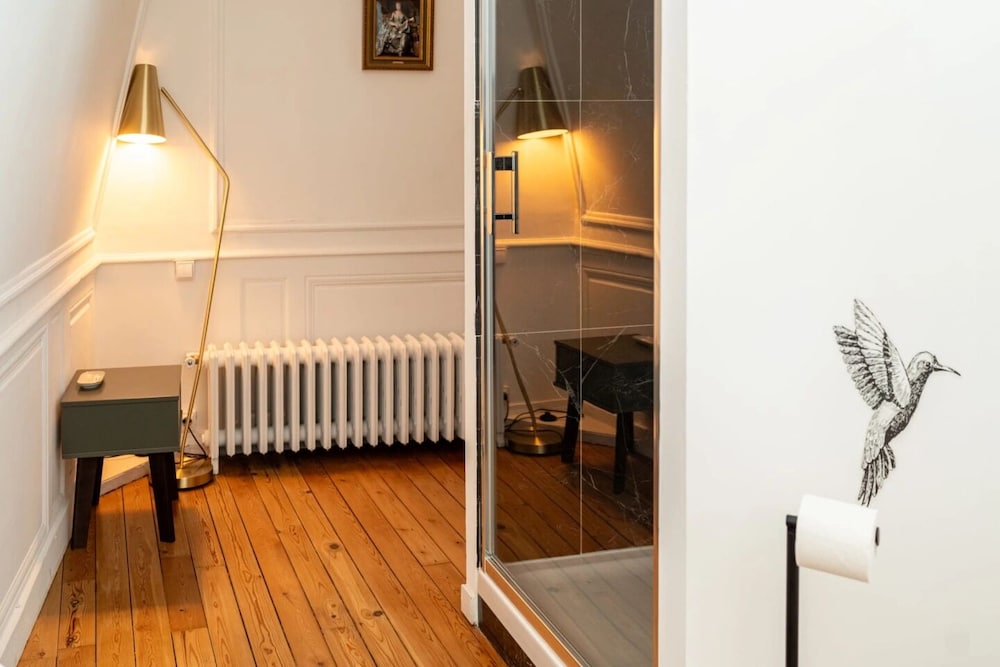 Deluxe Triple Room, City View photo 2