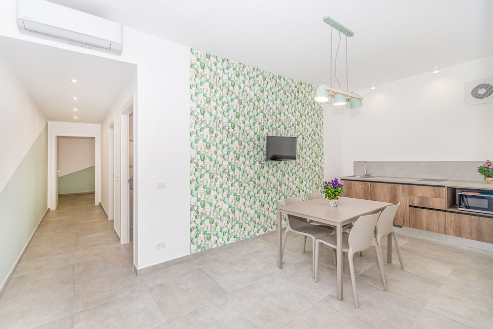 Deluxe House, 2 Bedrooms, Kitchen, Courtyard View
