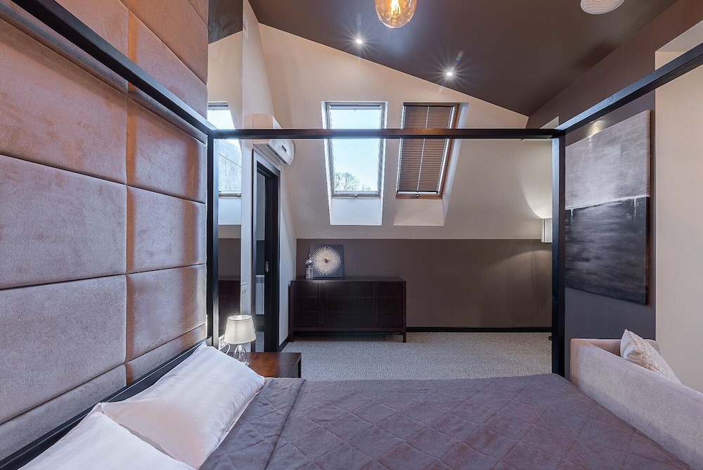 Penthouse photo 3
